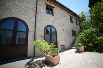 Titolo: VILLA PIEVE COUNTRY HOUSE