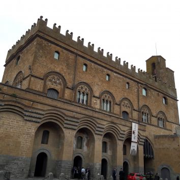 Titolo: Alla scoperta di Orvieto e Bolsena. Intera giornata