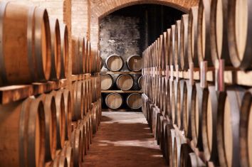 Titolo: Visiting the Scacciadiavoli Winery