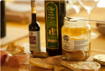 Titolo: Degustazione con abbinamento cibo - vino