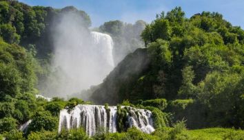 Titolo: CORRI NELLA VALLE DEL NERA