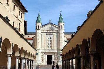 Titolo: IN THE FOOTSTEPS OF SAINT RITA