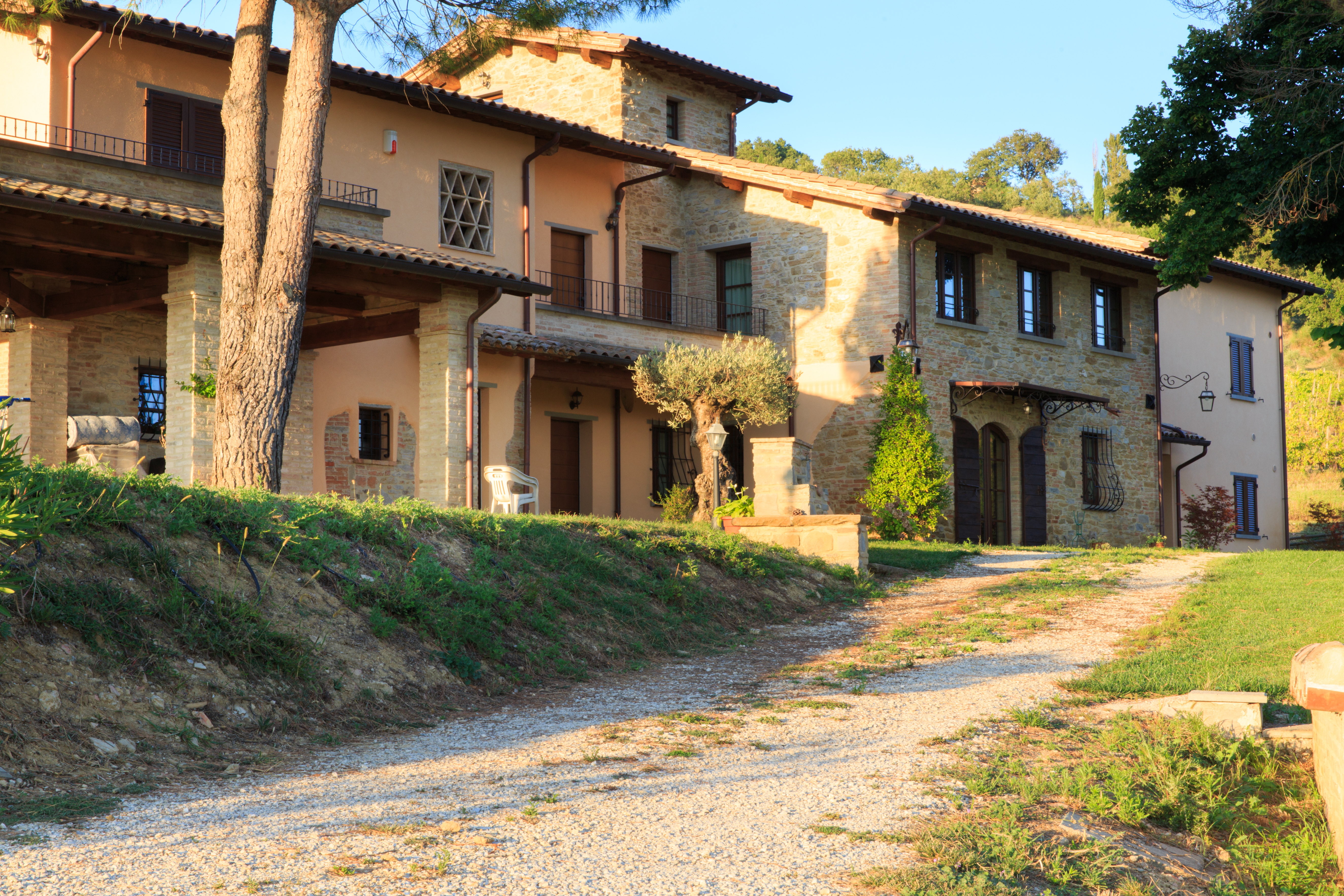 Agriturismo immerso nella natura, perfetto per escursioni e tour in siti storici.