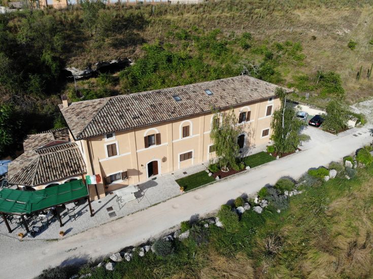 Palast gelegen im Nationalpark der Sibillinischen Berge, in der Nähe des Zentrums von Norcia.
