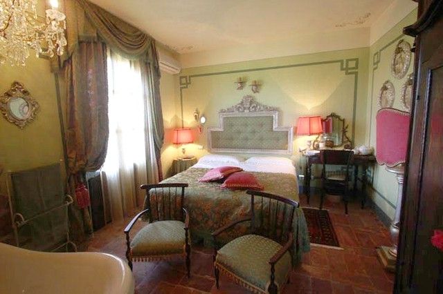 Camera con letti confortevoli, decorazioni semplici e un'ambiente tranquillo.