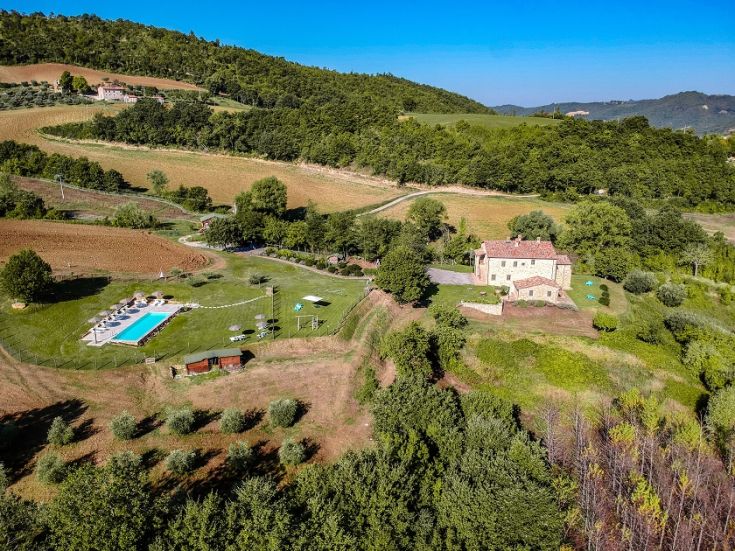 Agriturismo Montelovesco, gelegen in den umbrischen Hügeln, bietet Ruhe, einen Pool und gemütliche Apartments.