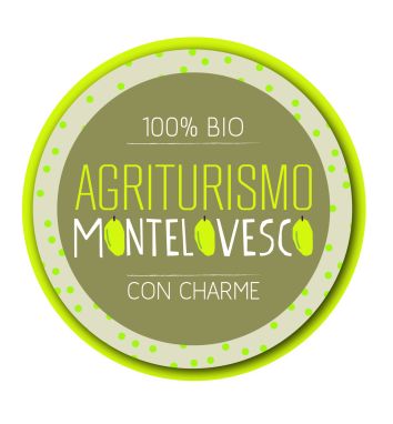 Agriturismo Montelovesco, circondato da verde, dispone di 4 appartamenti, piscina e un'atmosfera di relax.