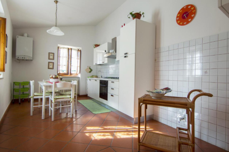 Cucina spaziosa e ben illuminate, con un'area pranzo e particolari studiati per il comfort.
