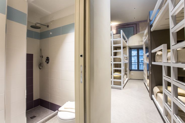 A renovated building with shared and private rooms, located in the historic center of Umbria.