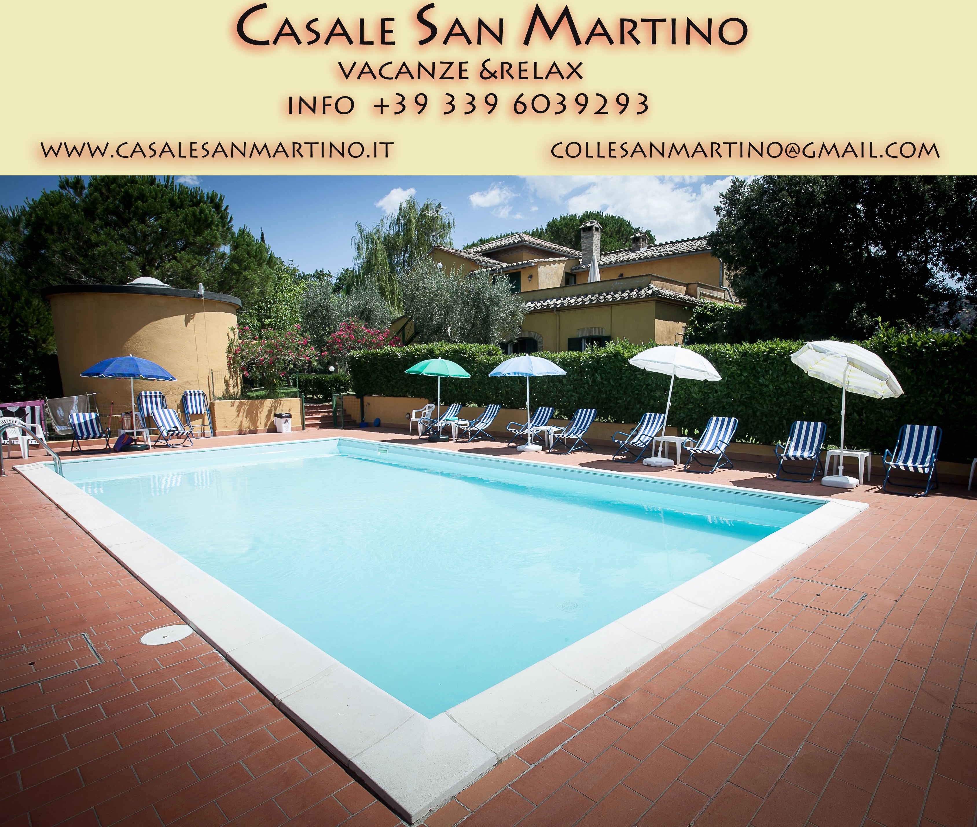 Il Casale San Martino dispone di una piscina e di ampie aree esterne adibite al relax.