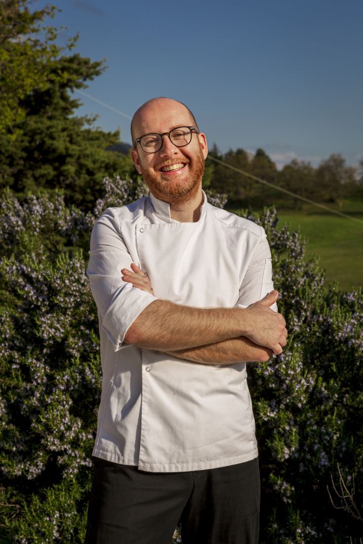 Borgo Santa Cecilia è un resort situato nella tranquillità della natura umbra, perfetto per una pausa rilassante.
