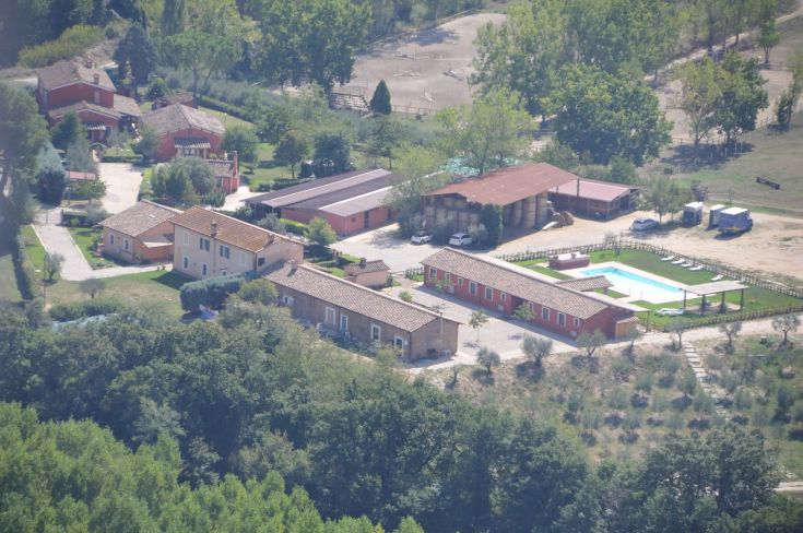 Situato in una tranquilla zona lacustre, il Podere Calledro è un luogo adatto per momenti di relax e benessere.