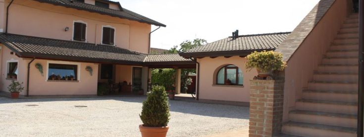 Struttura accogliente con giardino, parcheggio e wi-fi, a pochi chilometri da Assisi.