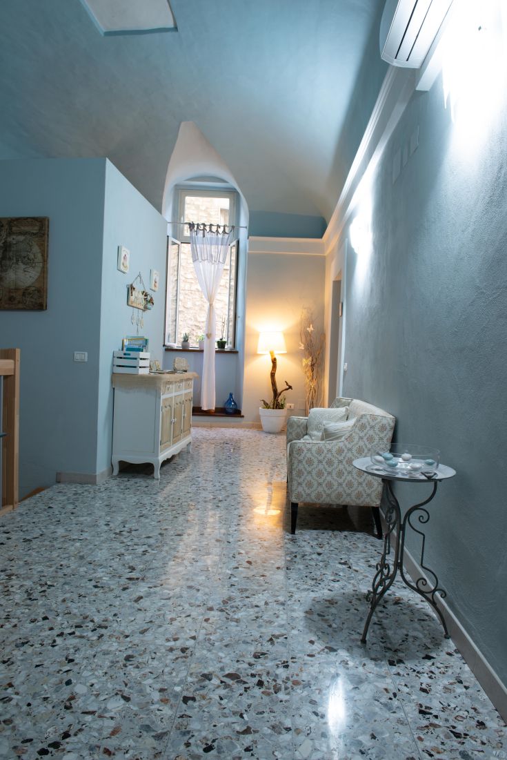 Eingang eines B&B mit einem einfachen und hellen Stil.