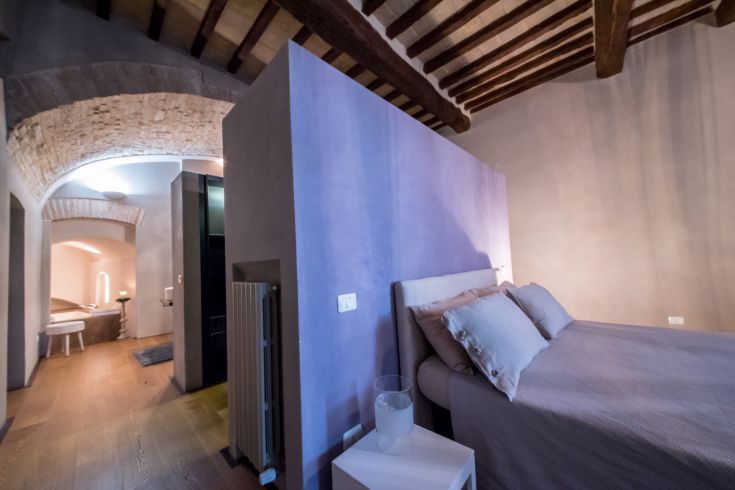 Simple and functional interiors with contemporary elements and high-quality materials.