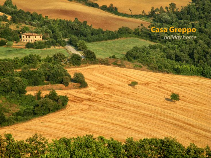 Ein ruhiger Bauernhof in der Landschaft, perfekt für Familienurlaube, mit Pool und Wellnessbereich.