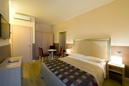 Modern and cozy room featuring minimalist and functional furniture.