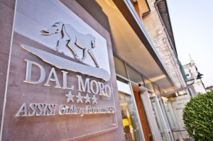 Dal Moro Gallery Hotel is located in Assisi and offers simple yet cozy spaces for guests.