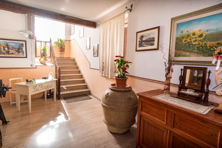 Accogliente ingresso all'agriturismo 