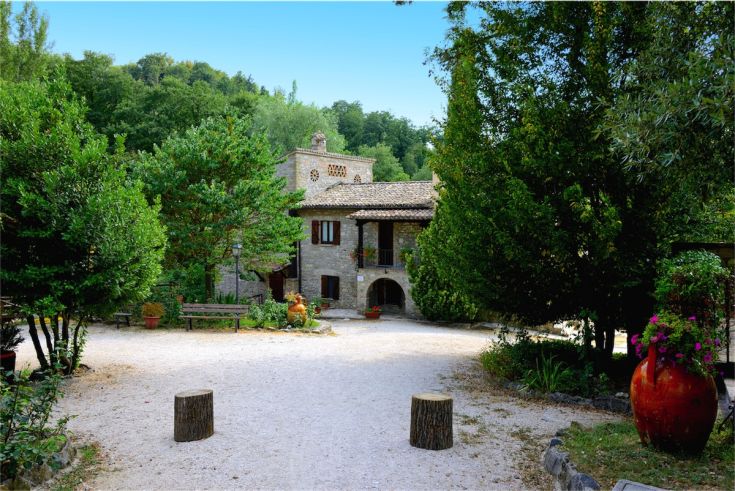 Un refuge paisible au cœur de la nature, idéal pour se détendre et apprécier le paysage d'Assise.