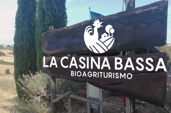 Agriturismo Verde, a peaceful agritourism spot in a green area, ideal for relaxation near regional borders.