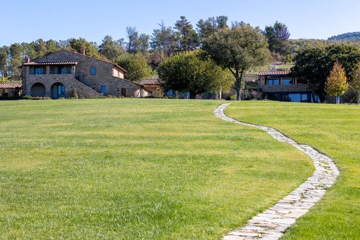 Three places surrounded by Umbrian nature, perfect for events and peaceful stays.