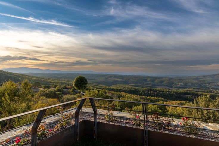 Scene of the Umbrian hills, ideal for events and moments of tranquility in a welcoming location.