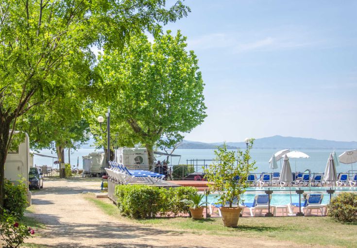 Camping Kursaal, surrounded by nature, overlooks Lake Trasimeno. A peaceful and welcoming place.