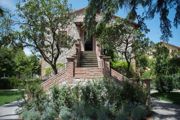 Das Isola Verde Resort bietet einfache und komfortable Suiten, umgeben von Grünflächen und mit einem Pool.