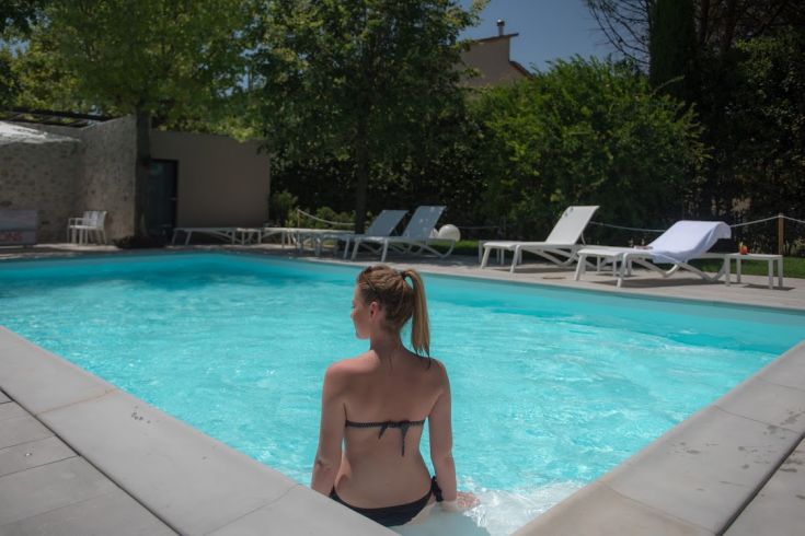 Pool located in a resort surrounded by spacious green areas in Castiglione del Lago.