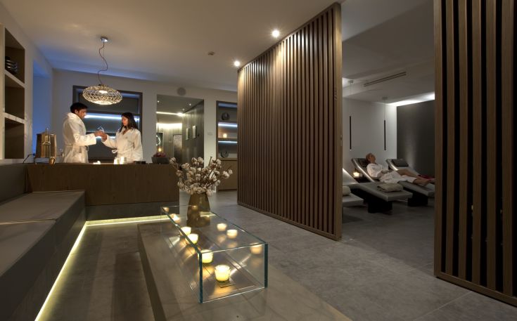 Une zone de détente dans un centre de bien-être, proposant des soins et des services de qualité.