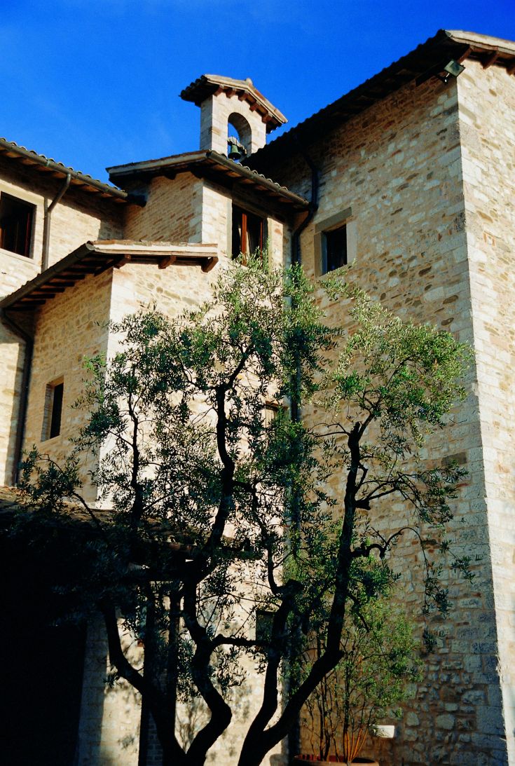 Un ancien monastère récemment rénové abritant le Park Hotel ai Cappuccini, situé près du centre de Gubbio.