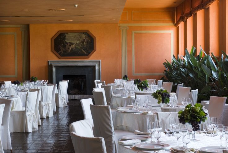 Dining area with simple tables and a cozy atmosphere.