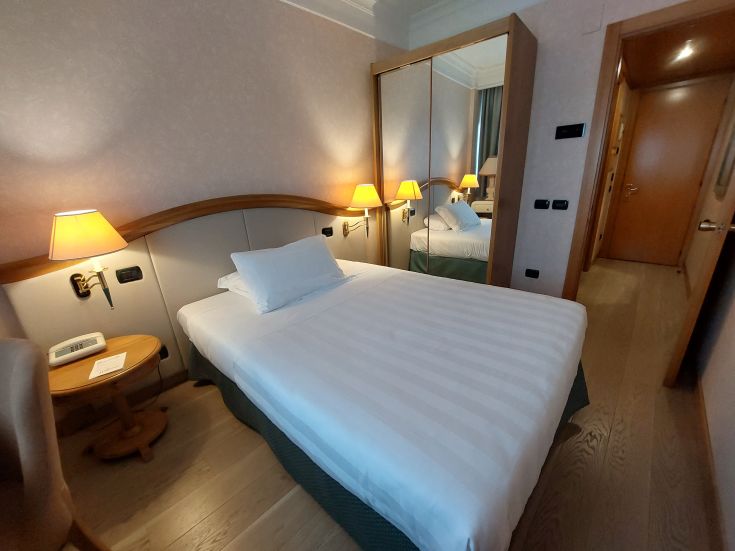 Cozy and bright room, perfect for a relaxing stay in an Umbrian palace.