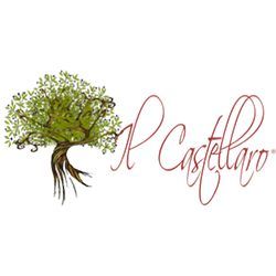 Ein weites Gebiet von 90 Hektar mit Bäumen, Grünflächen und Olivenbäumen, mit einer Hauptvilla, einem Restaurant und einem Außenpool.