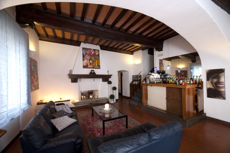 A cozy atmosphere in the Charleston Hotel lounge, elegantly and tastefully decorated.