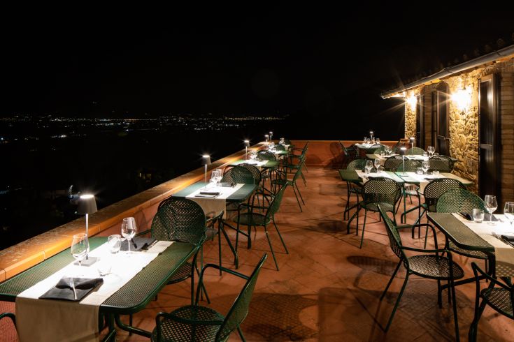 An elegant restaurant offering local dishes in a cozy atmosphere.