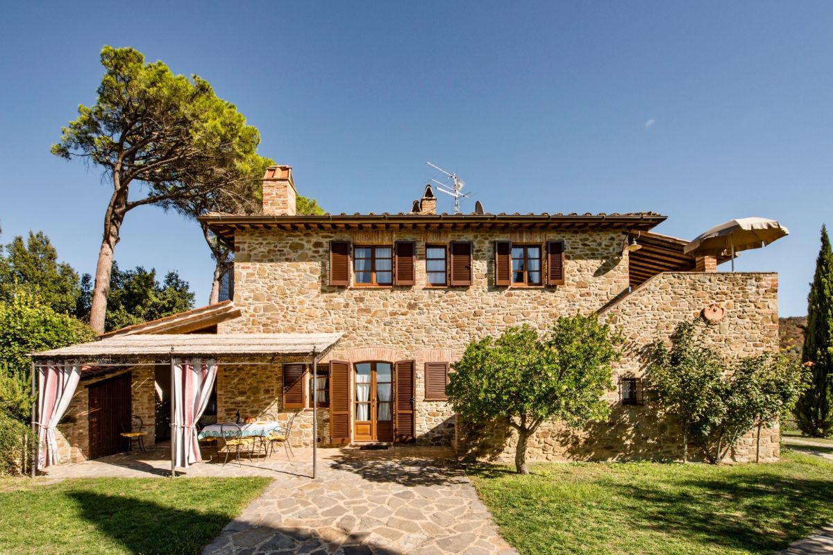 Agriturismo situé dans une zone calme de l'Ombrie, parfait pour une escapade relaxante dans la nature.