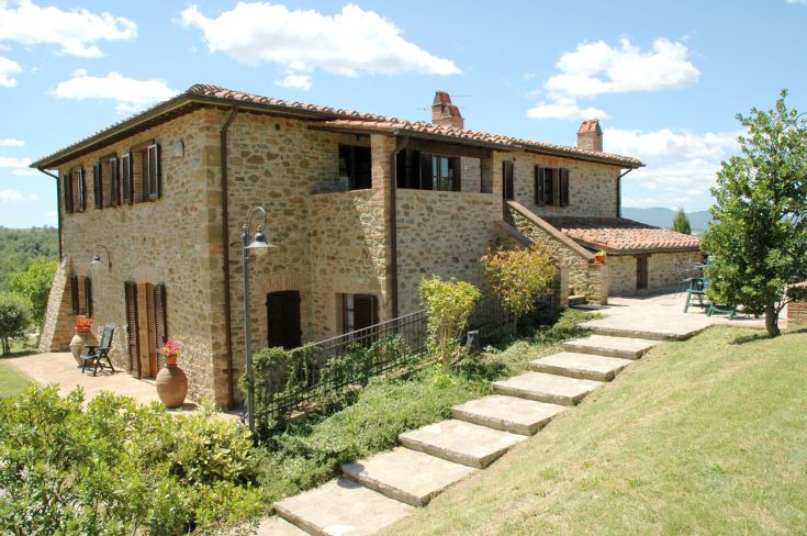 Agriturismo situato in Umbria, perfetto per una piacevole vacanza e per visitare caratteristici borghi locali.