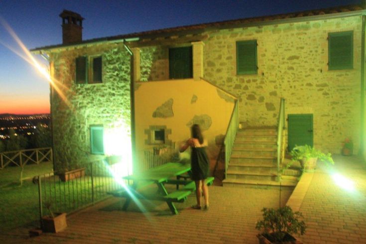 Una casa vacanze situata in un contesto naturale, perfetta per rilassarsi e visitare l'Umbria.