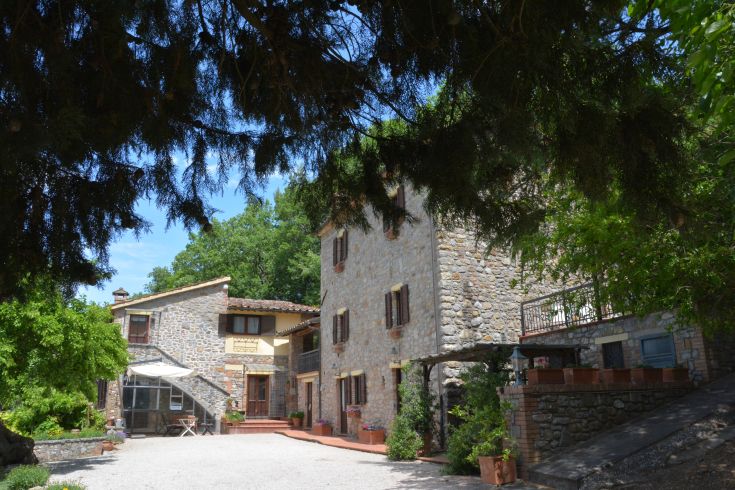 In einer ruhigen Gegend gelegen, bietet der Poggiolo di Parrano gemütliche Apartments und einen Swimmingpool. Das Restaurant serviert regionale Gerichte und ist der ideale Ausgangspunkt zur Erkundung Umbriens.