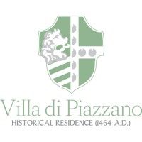 Edificio storico immerso in un ambiente rurale tipico della zona.