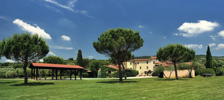 Détendez-vous dans un agriturismo entouré de la verdure de l'Ombrie, près du lac Trasimène.
