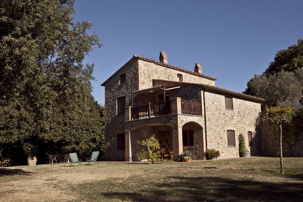 Der Agriturismo Walden, eingebettet zwischen grünen Hügeln und Wäldern, bietet Apartments, ein Restaurant und Outdoor-Aktivitäten.