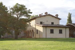 Agriturismo Montefiore a Gubbio, circondato da verde, propone appartamenti ampi e accoglienti in un contesto tranquillo.