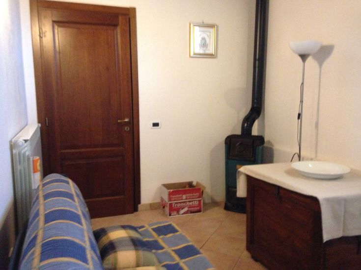 Eine ruhige und ordentliche Atmosphäre, perfekt für romantische Pausen und Momente der Ruhe.