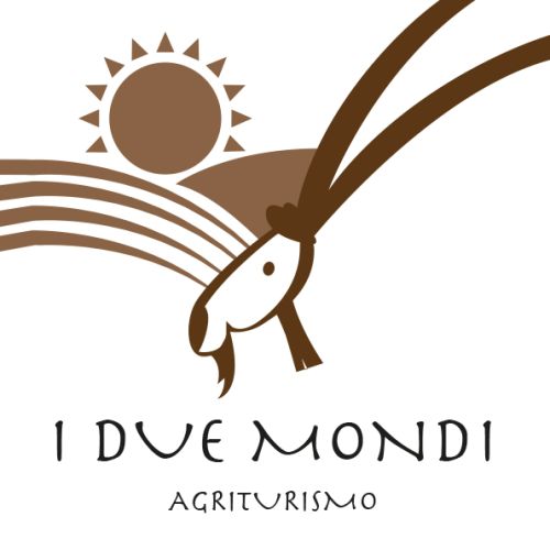 Logo de l'agriturismo 'I Due Mondi' avec le soleil et des éléments naturels simples.