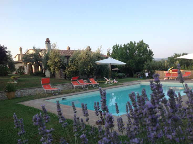Un agritourisme entouré d'un grand jardin, avec une piscine et une vue sur les Monts Amerini.