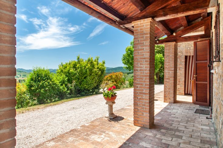 Villa situata nella campagna umbra, adatta per una vacanza all'insegna del relax e della cultura.