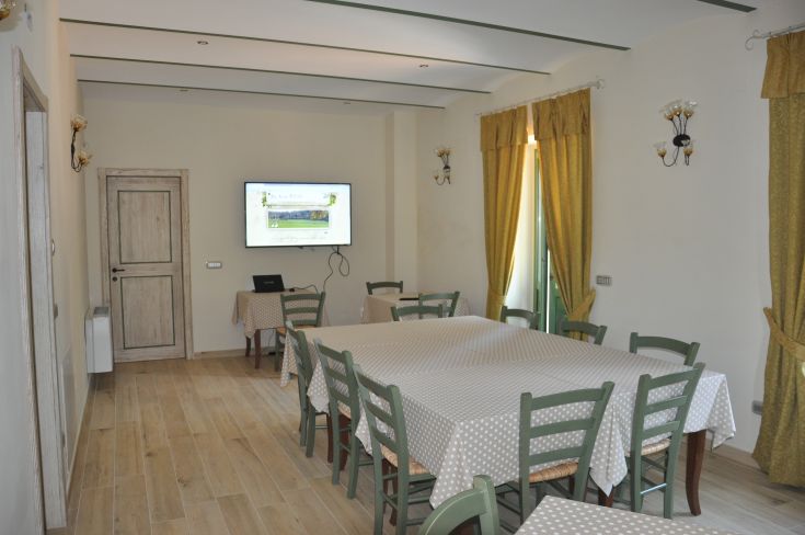 A comfortable and renovated environment, ideal for outdoor meetings and courses.